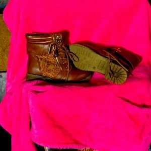 Little girls tan boots